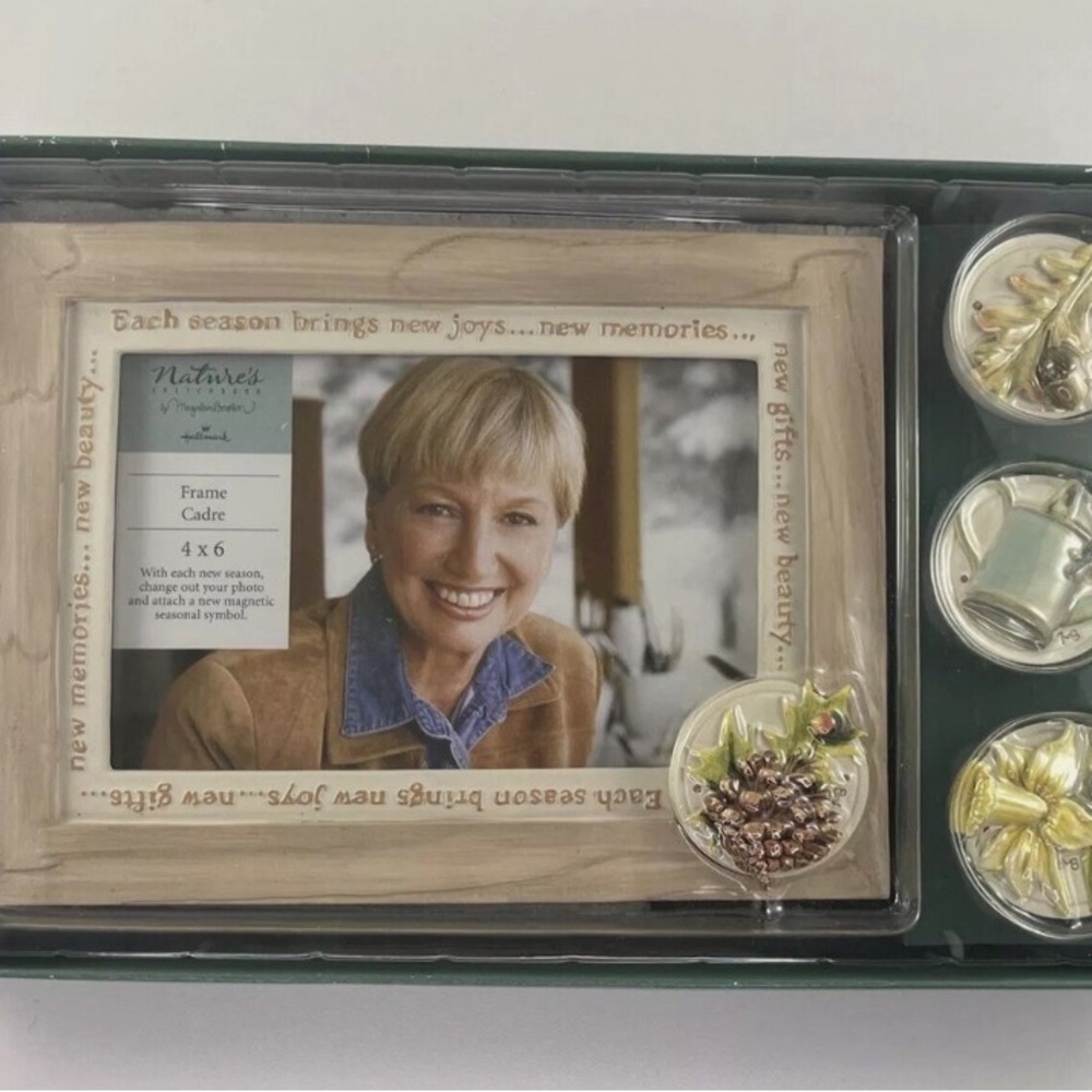 Hallmark Four Season Changeable‎ Magnets 2004 Vintage 4X6 Photo Frame